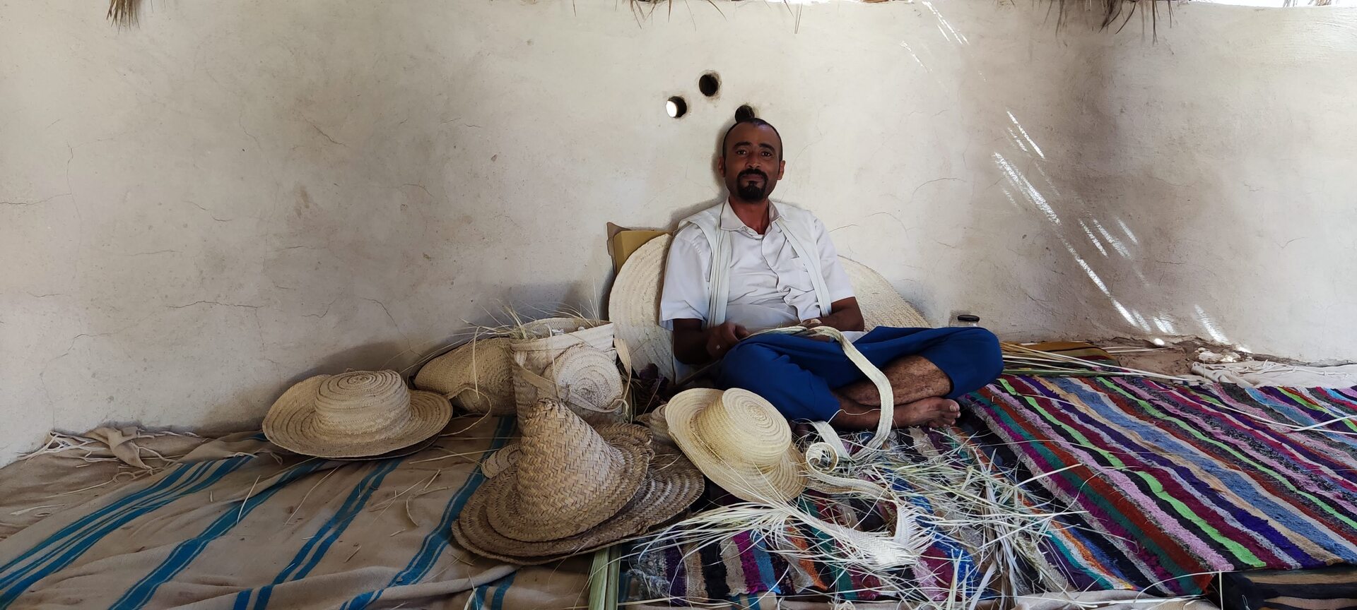 traditionele-hoeden-maker-op-djerba-in-tunesie-museum traditionele-hoeden-maker-op-djerba-in-tunesie-museum